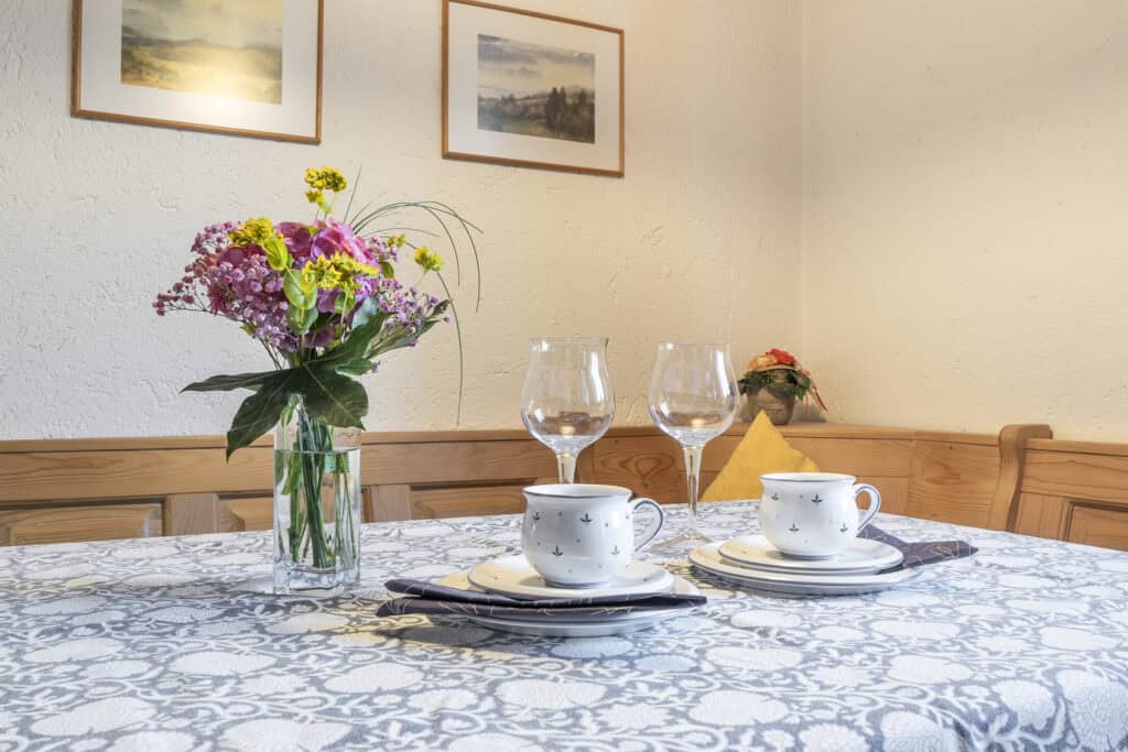 Haus Brauneckblick - Ferienwohnung in Lenggries - Essecke mit Eckbank